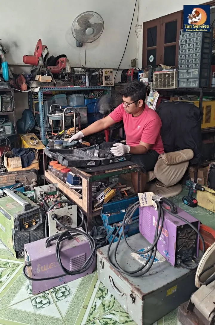 ตู้เชื่อมพลัง vs ตู้เชื่อมอินเวอร์เตอร์ ต่างกันอย่างไร เลือกแบบไหนให้เหมาะกับงาน